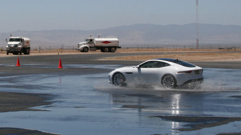 Illustration for article titled Why The Jaguar F-Type Coupe Is An Even Better Drive Than The 'Vert